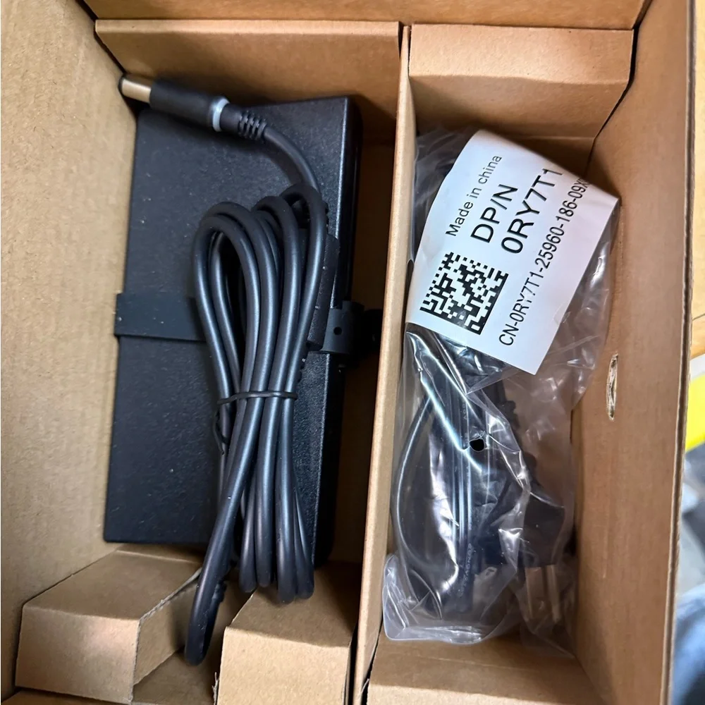 Dell universal dock D6000S Brown Box